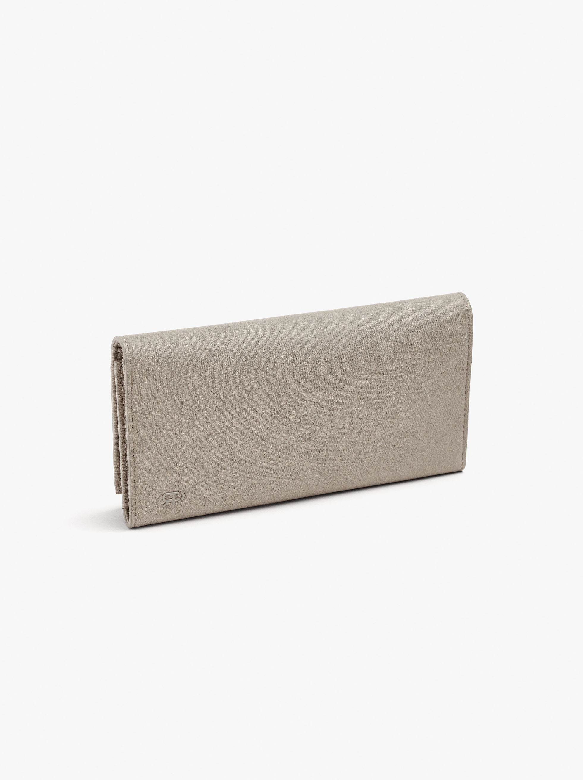 Porta-moedas com tachas efeito pele