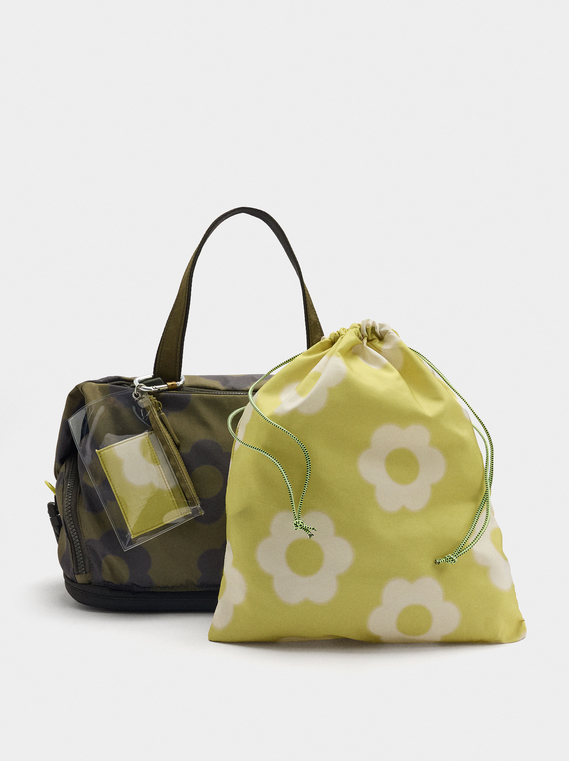 Mala de desporto de nylon estampado floral