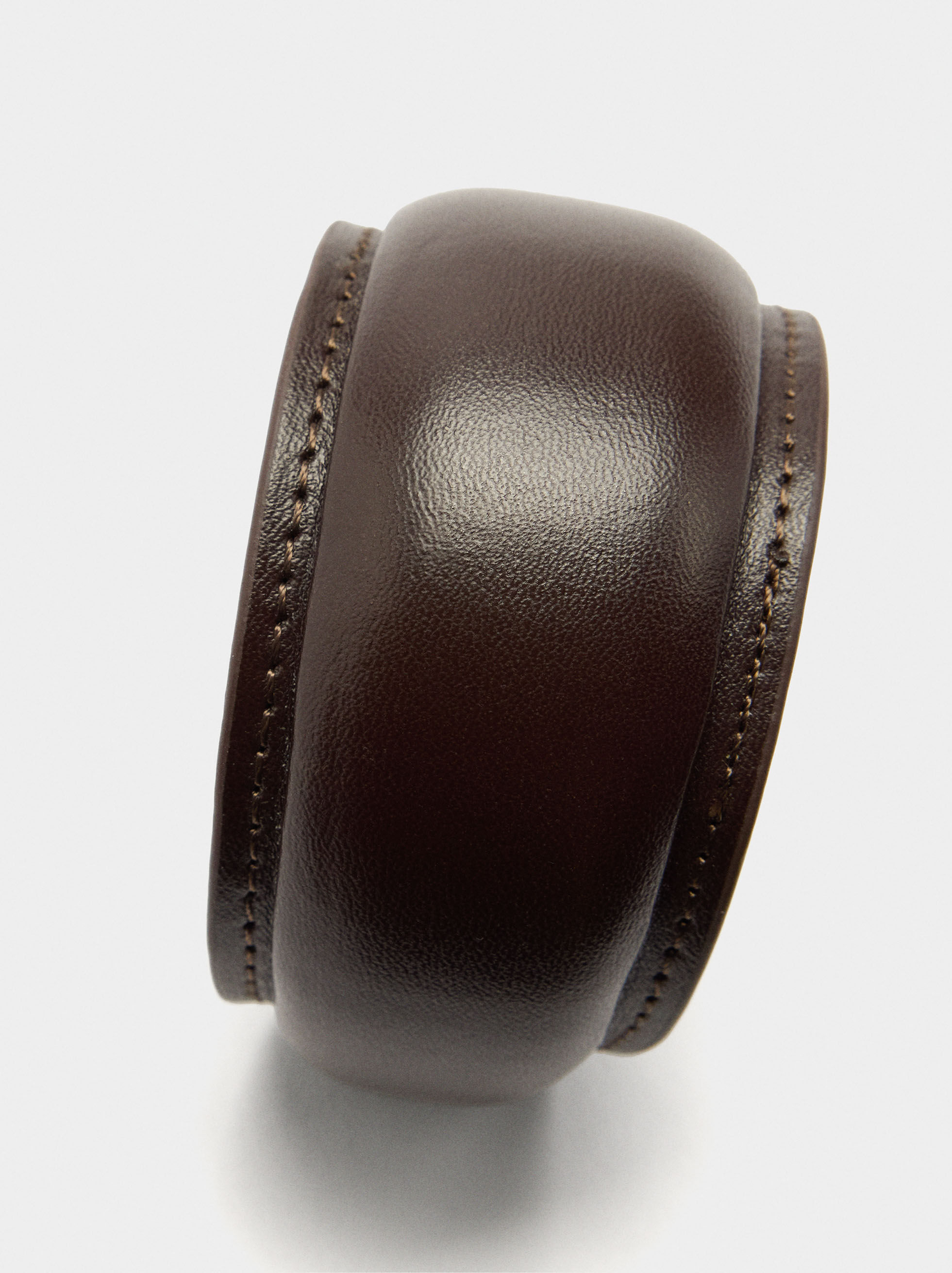 Pulseira rígida efeito pele