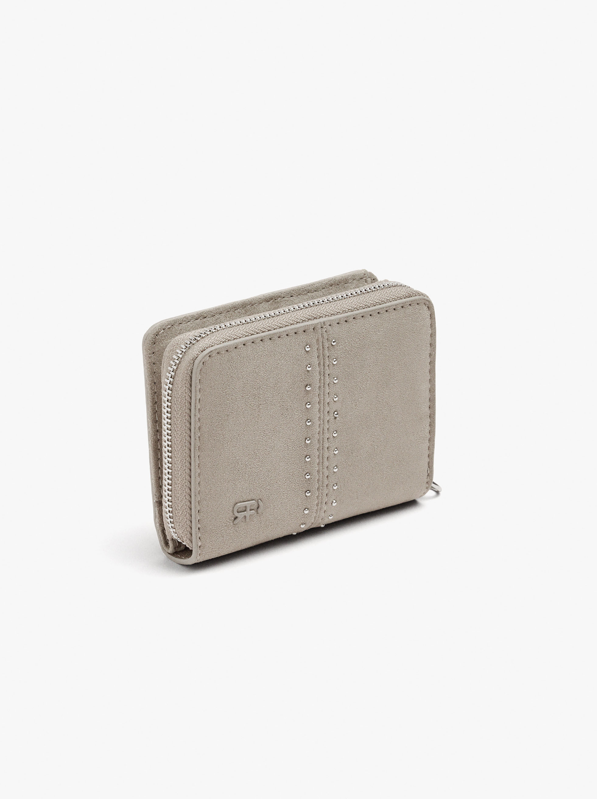 Porta-moedas efeito pele com tachas