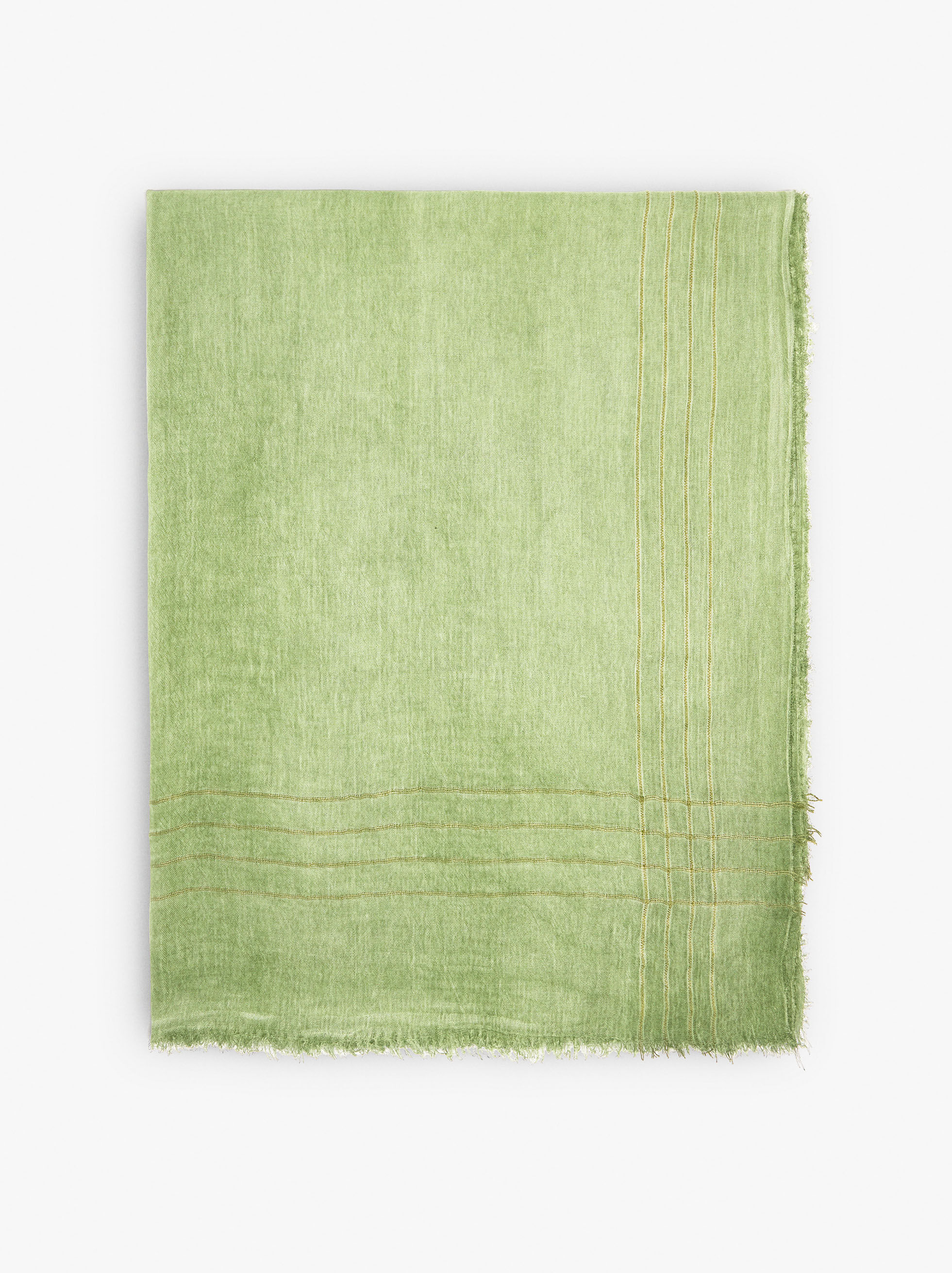 Pashmina com riscas bordadas
