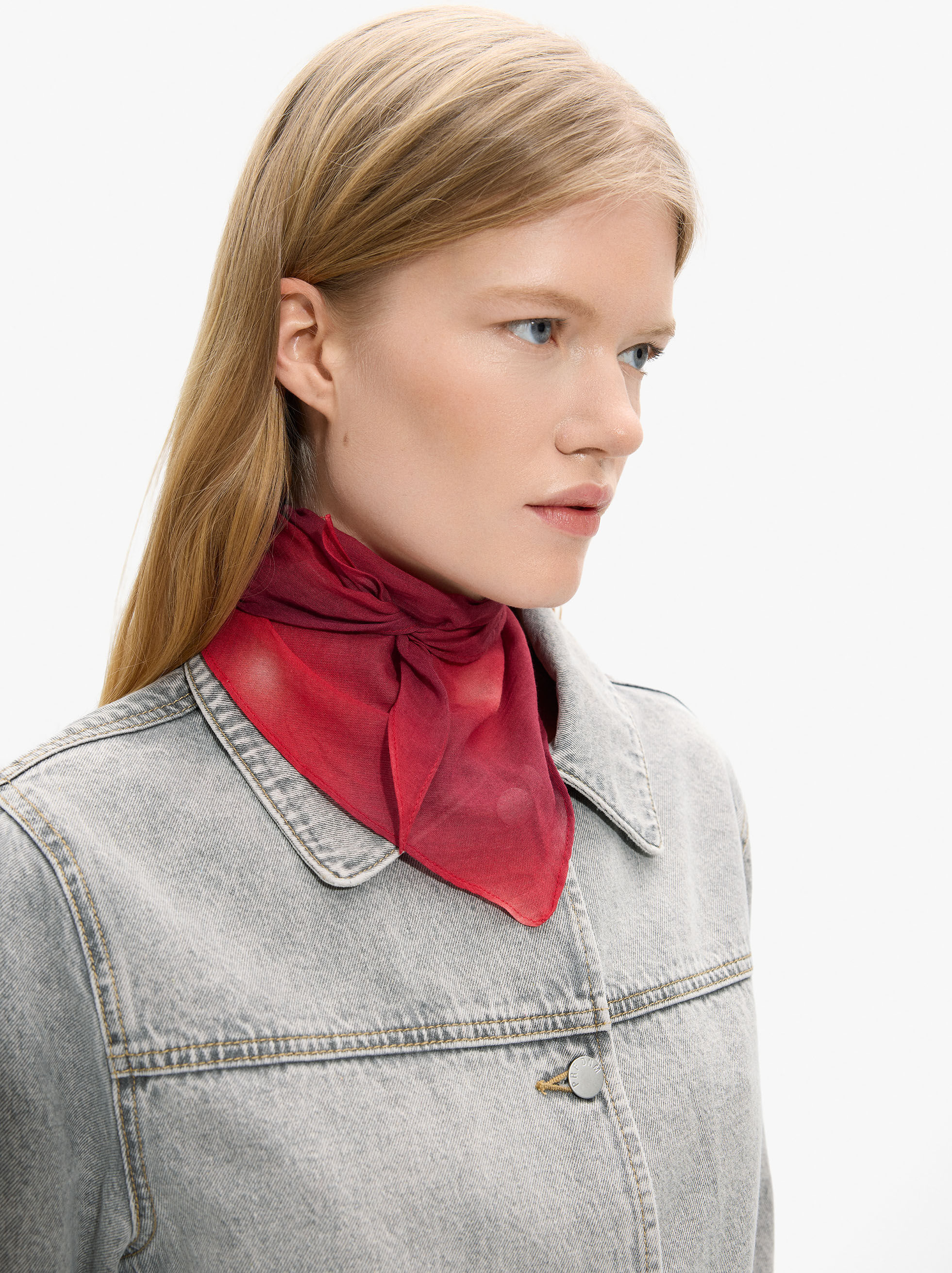 Lenço triangular estampado