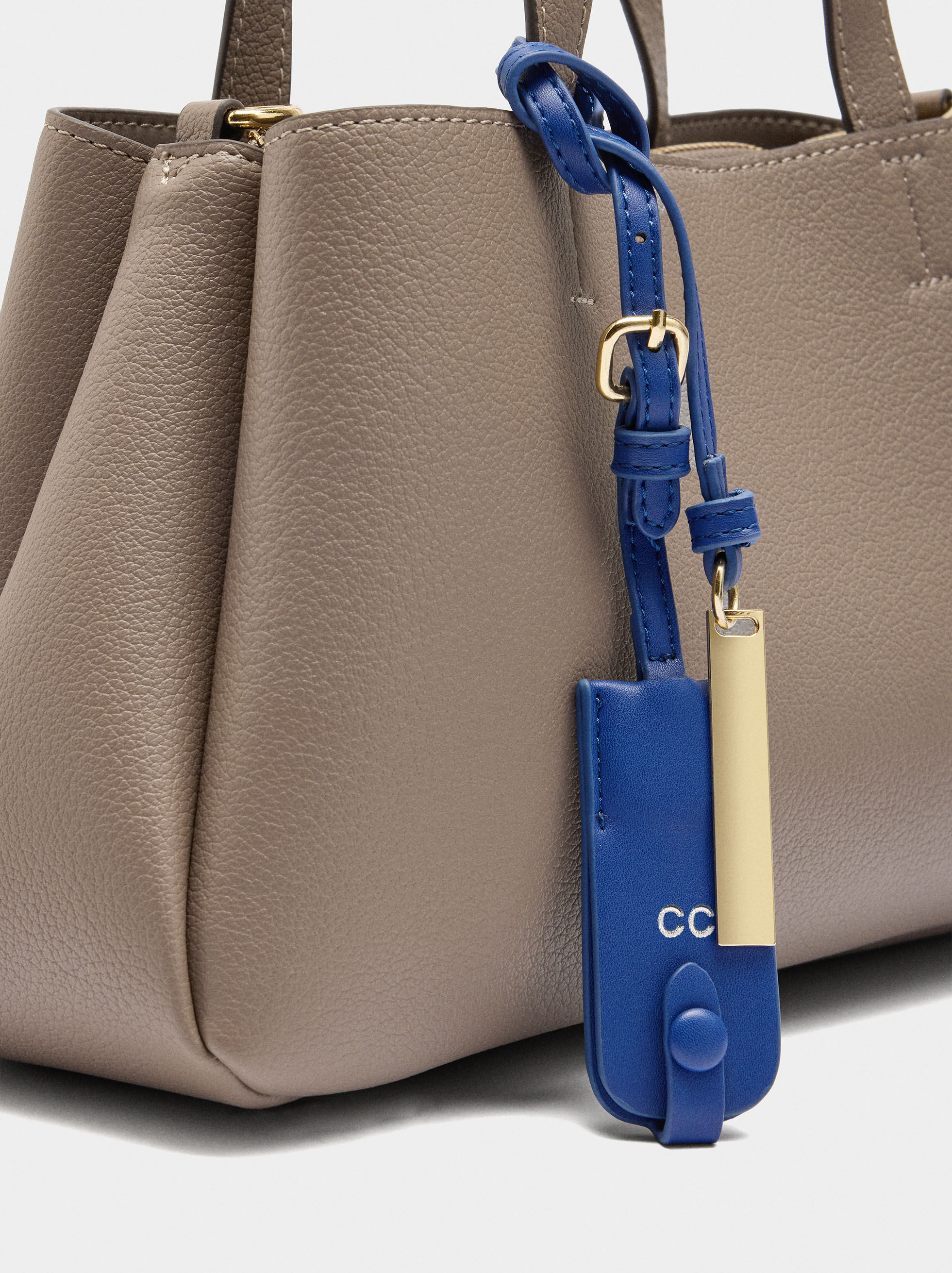 Mala tote lisa com penduro