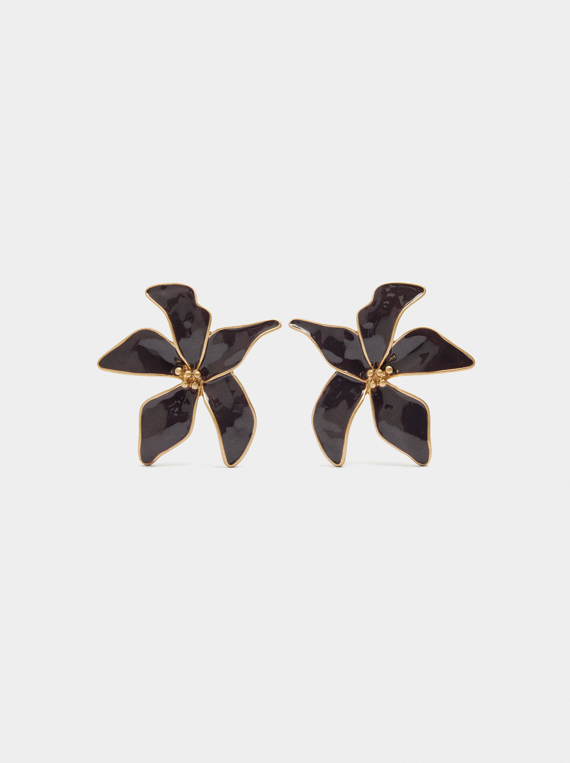 Brincos flor com esmalte