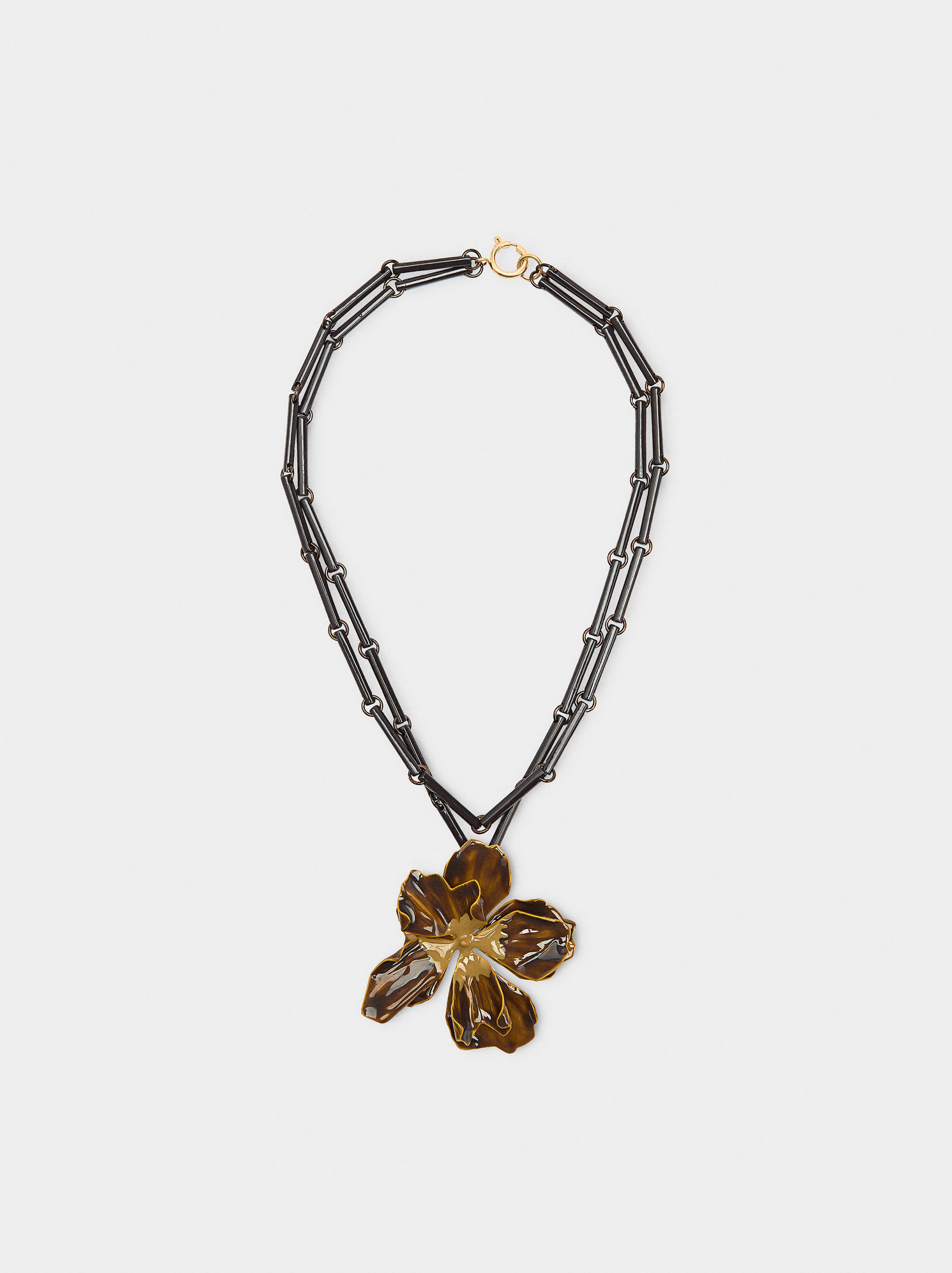 Colar curto duplo com flor
