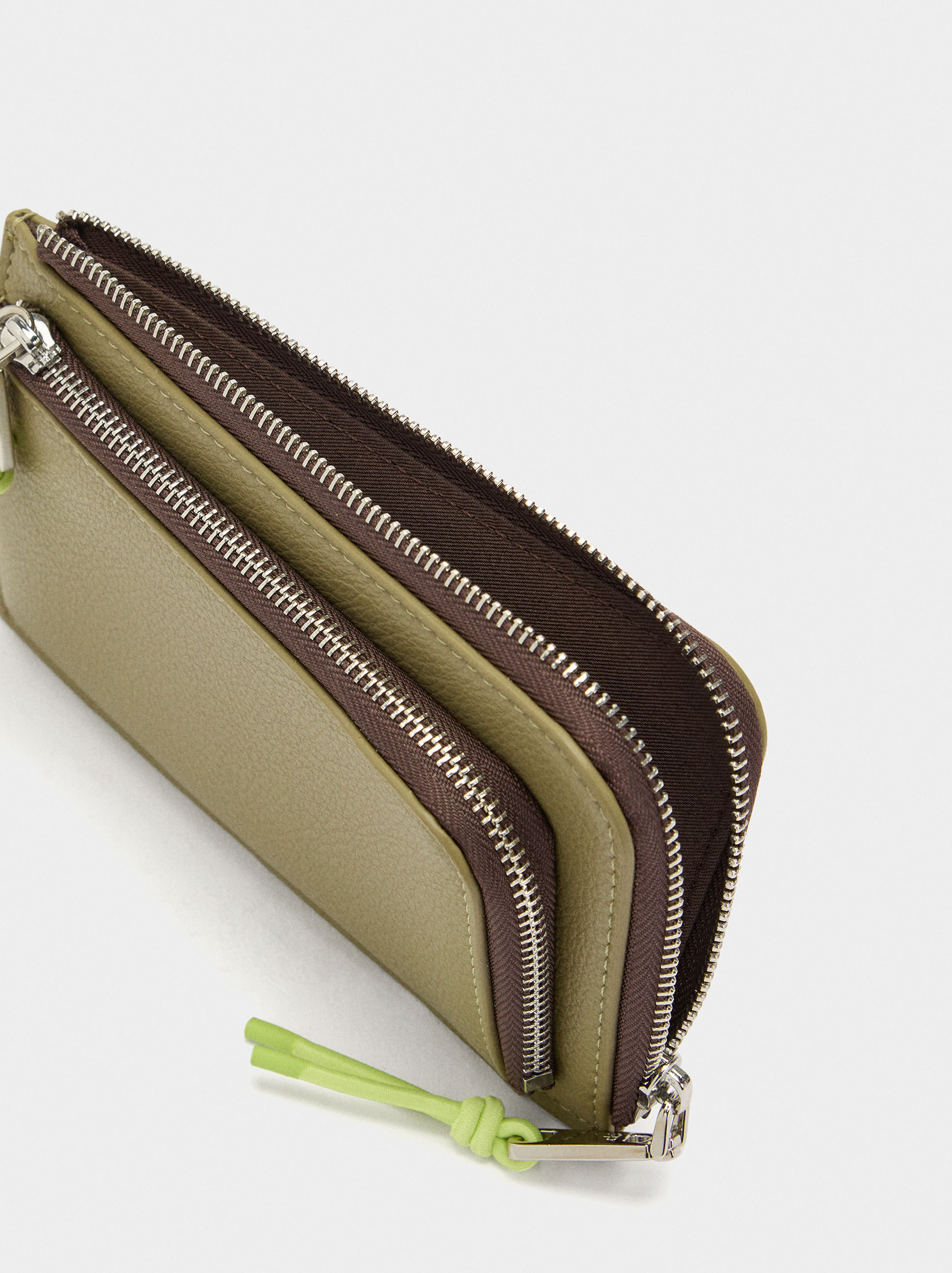 Bolsa multiusos com textura e cordão
